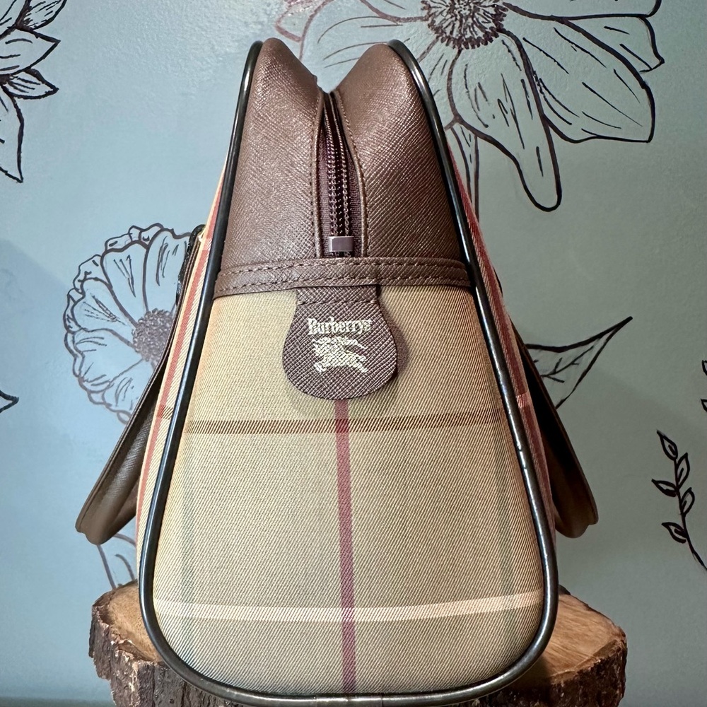 Burberrys Vintage Boston Nova Check Canvas
Handbag - Picture 4 of 11